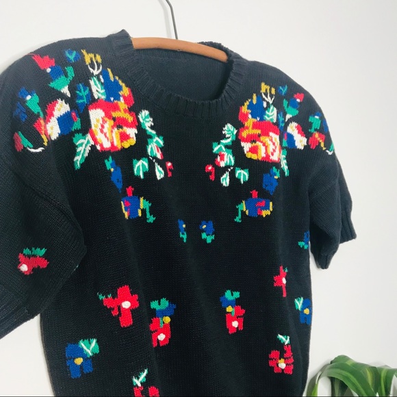 Vintage Retro 90’s Crop Floral Knit Sweater - Picture 2 of 4